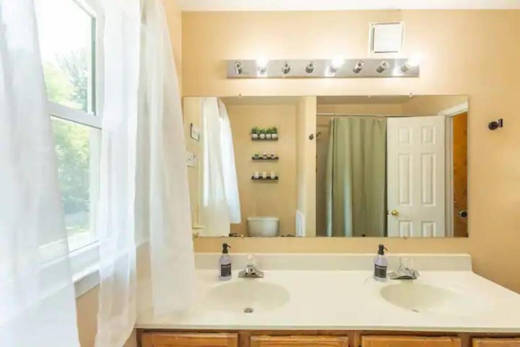 Lrge 5 Bedroom 9 Beds Near Dc-Pool, Hot Tub, Gym, Game Rm, Fire Pit Bowie Εξωτερικό φωτογραφία