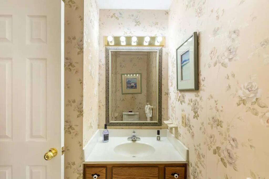 Lrge 5 Bedroom 9 Beds Near Dc-Pool, Hot Tub, Gym, Game Rm, Fire Pit Bowie Εξωτερικό φωτογραφία